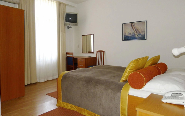 Villa Aurora