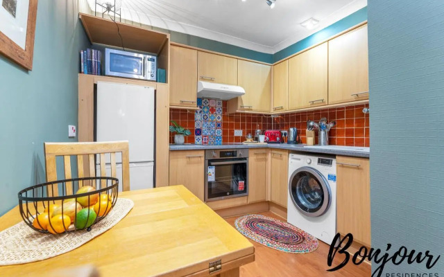 Central Cozy 2BR-1BA near Princes Street