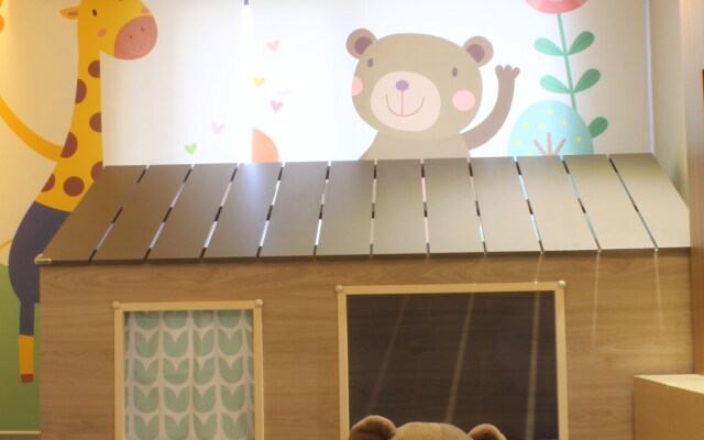 Royal Emporium Incheon Airport Hotel