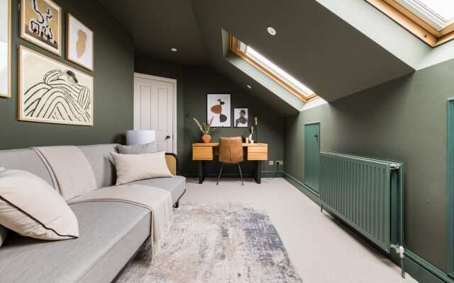 The Clapham Chambers - Stunning & Bright 3BDR Flat with Terrace