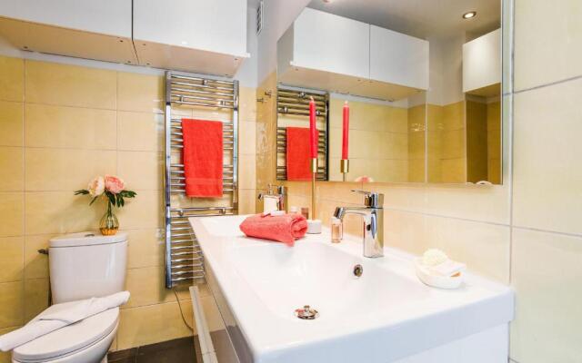 Le Fiorentina AP4248 by Riviera Holiday Homes
