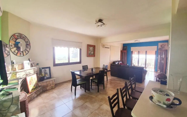 JOANNA SUNSET APTS Pomos