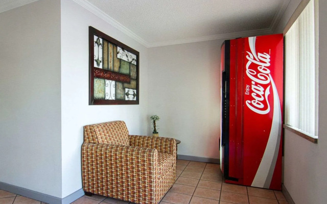 Central Phoenix Hotel