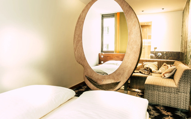 Cocoon Stachus