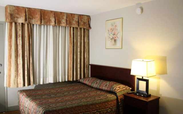 Columbia Motor Inn