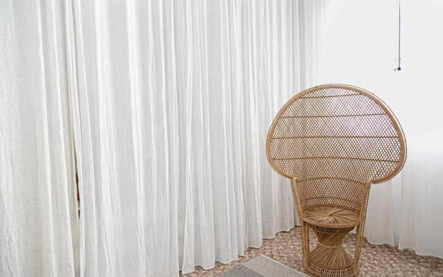 Luxury modernist design townhouse with garden