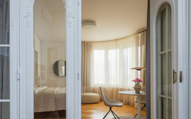 Sophisticated Apartment in Vinohrady by Prague Days