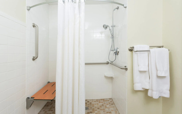 Holiday Inn Express and Suites Moultrie by IHG