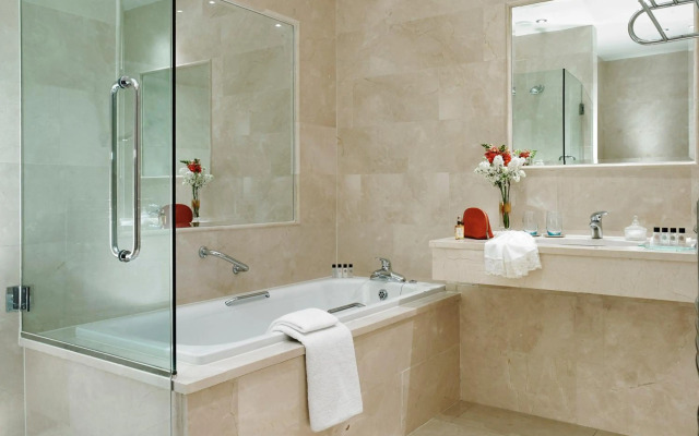 Trident Hotel