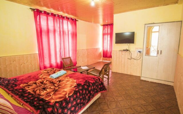 Giriraj Guest House