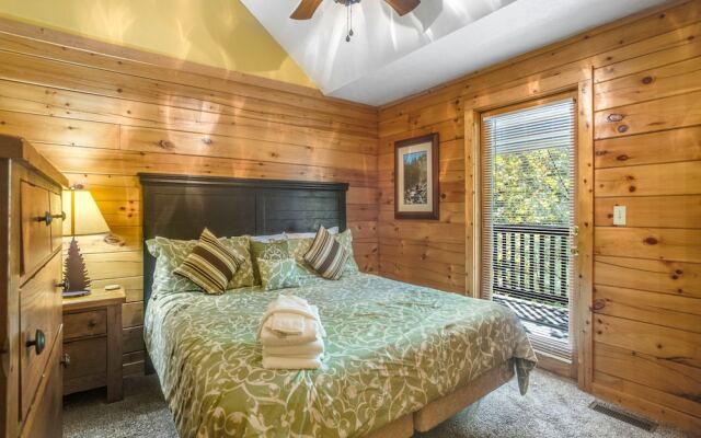 Smoky Bear Lodge by Jackson Mountain Homes