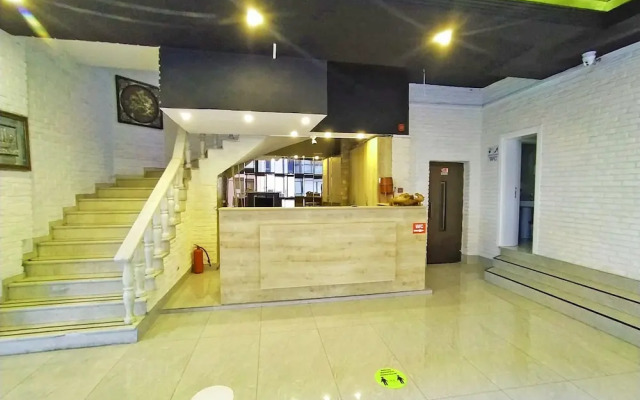 Kroisos Lake Resort Hotel