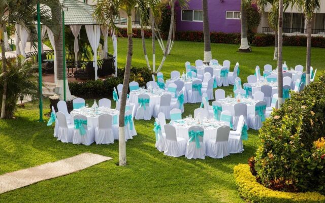 Crown Paradise Club Puerto Vallarta All Inclusive