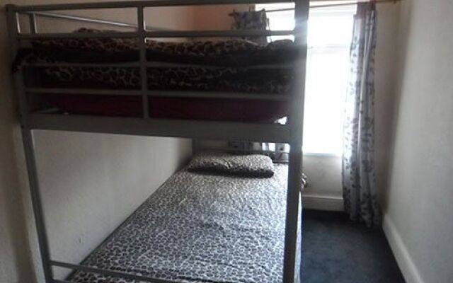 The Hangover Hotel - Hostel
