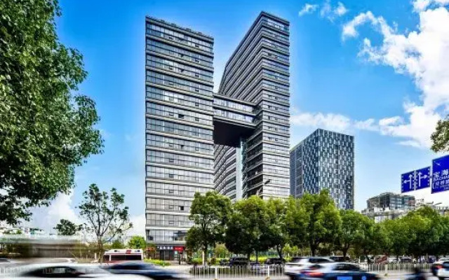 Lanying Homestay (Kunming Railway Station Shuangqiao Night Market)