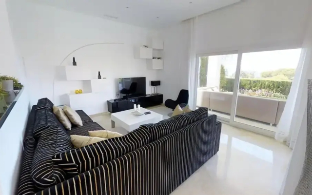 Exquisite Villa Near Beach - Heated Pool