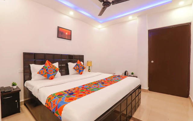 Fabexpress Elite Inn