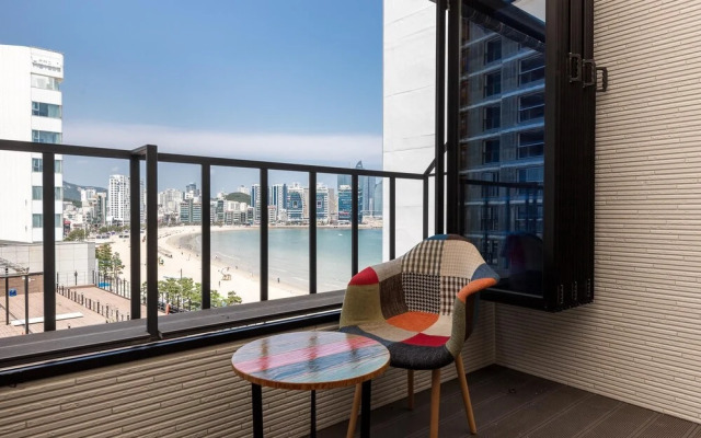 Mango Hotel