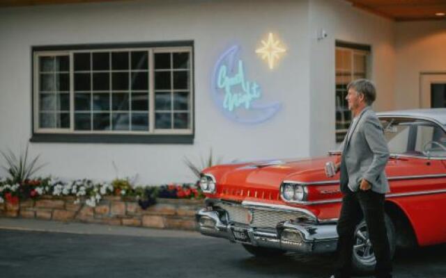 Royal 7 Budget Inn Motel