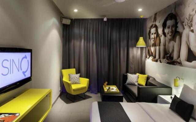 SinQ Party Hotel