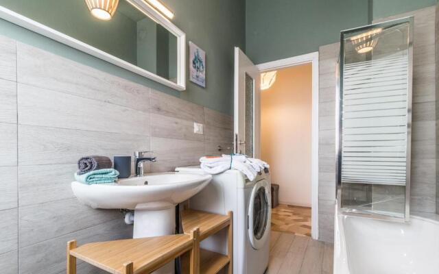 JOIVY Modern 1-Bed Flat W/Balcony