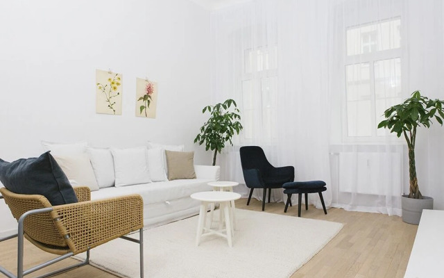 Modern Apartment in the Beautiful Neighborhood