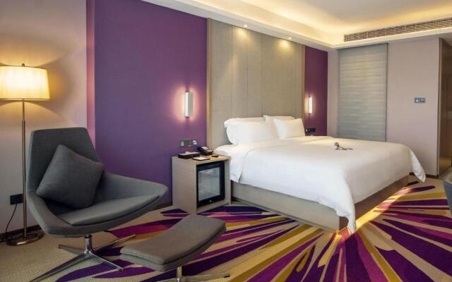 Lavande Hotel Yibin University City Exhibition Center