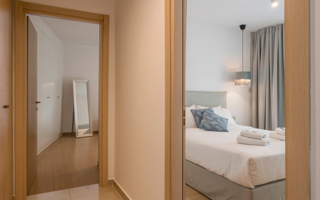 Trianon Luxury Apartments & Suites