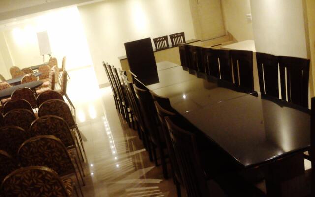 Mayur Hotel