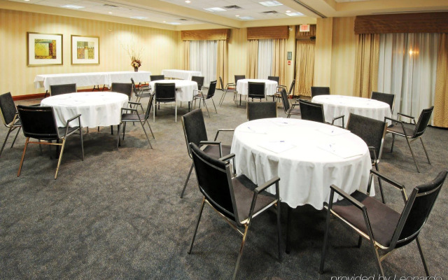 Holiday Inn Express & Suites Brampton by IHG