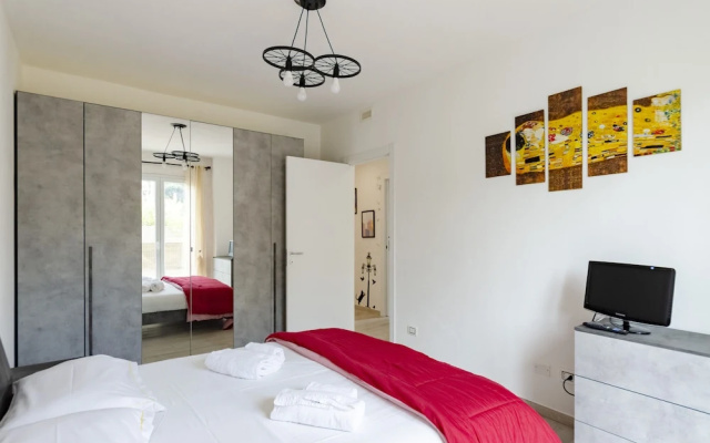 JOIVY Flat W/Terrace & Parking
