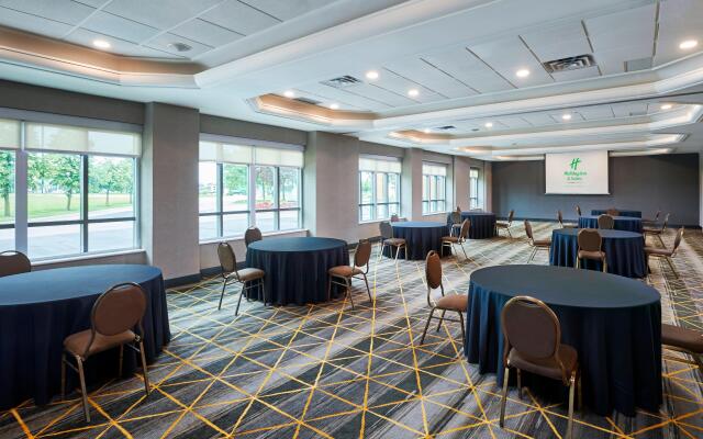 Holiday Inn Hotel & Suites Oakville @ Bronte by IHG