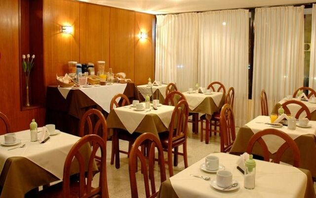 Corona Hotel