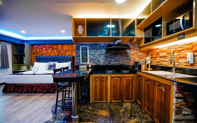 CLOCKWORKORANGE Luxury Suites