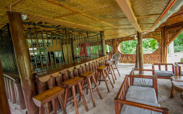 Tuzza Hotel