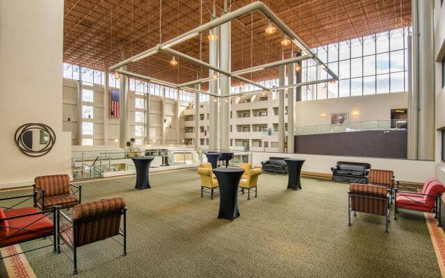 Crowne Plaza Indianapolis-Airport by IHG