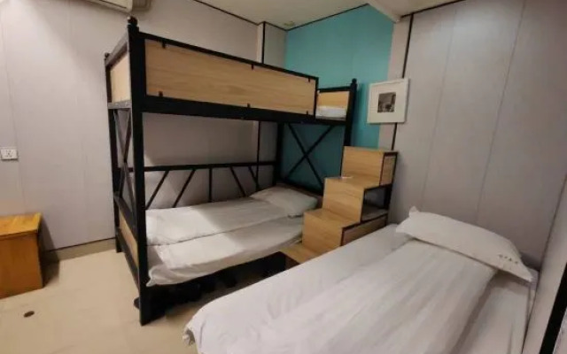 Shanghai Inn E-sport Theme Hotel