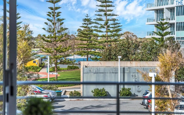 Studio 11 Mandurah Marina