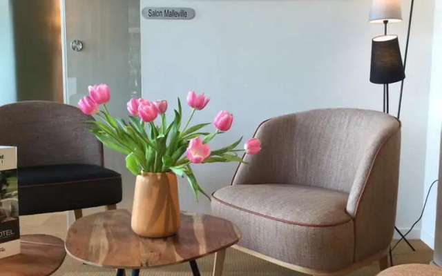 Brit Hotel - Hotel de l'Hippodrome