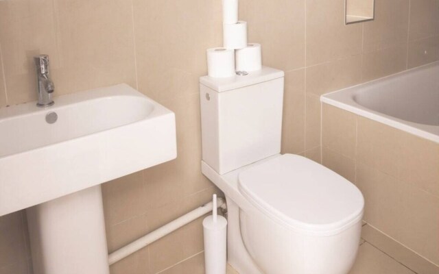 The Notting Hill Crib - Beckoning 2BDR Flat