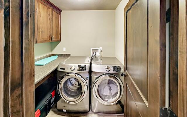 West Abigail - 4 Br Townhouse