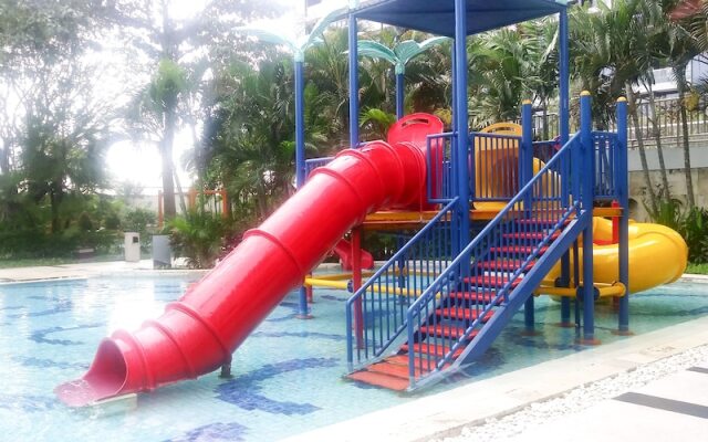 Spacious 2Br At The Via And The Vue Apartment Surabaya