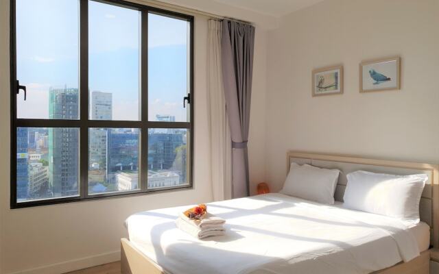 Ami Splendid Rooftop Pool