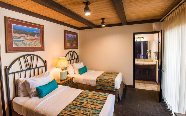 Arroyo Roble Resort at Oak Creek