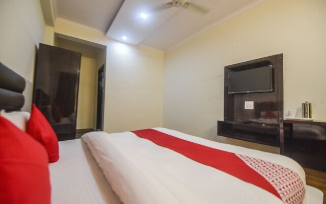 OYO 15428 Hotel Grand Hills