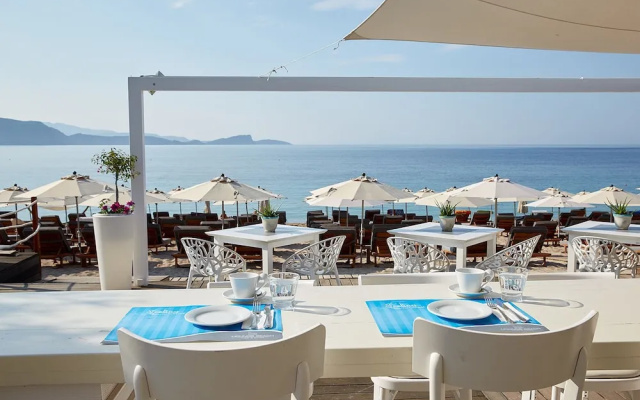Lichnos Beach Hotel & Bungalows