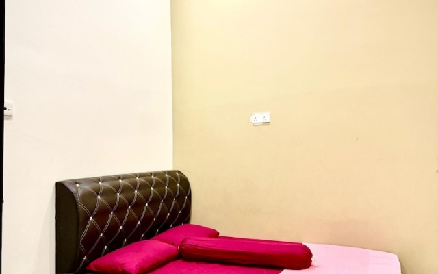 Homestay Selesa KBK Guesthouse – Guest Rooms – Kuala Terengganu