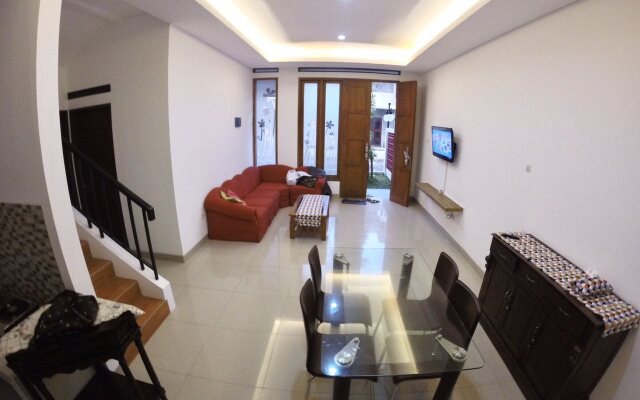 Padma Laguna Guest House