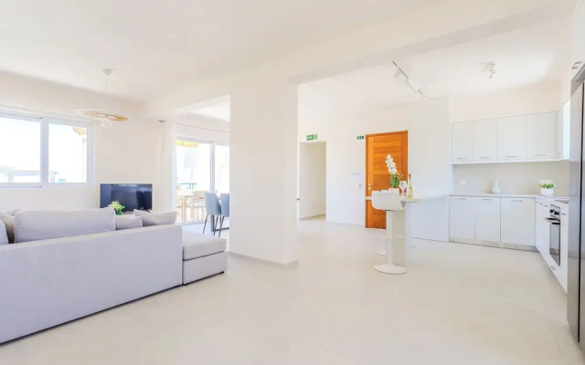 Resitour - Chania Aphrodite Beachfront