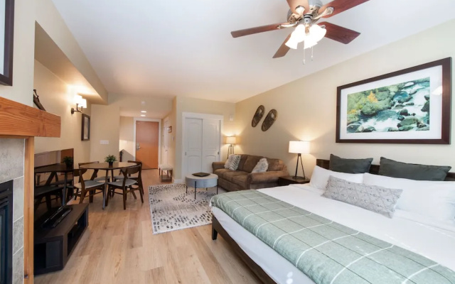 Premium Unit 3522- Fraser Crossing/founders Pointe Condo